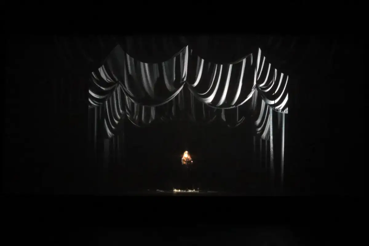 ©OHT-UnTeatroÈunTeatroÈunTeatroÈunTeatro-ph_MoniQue_foto_2021